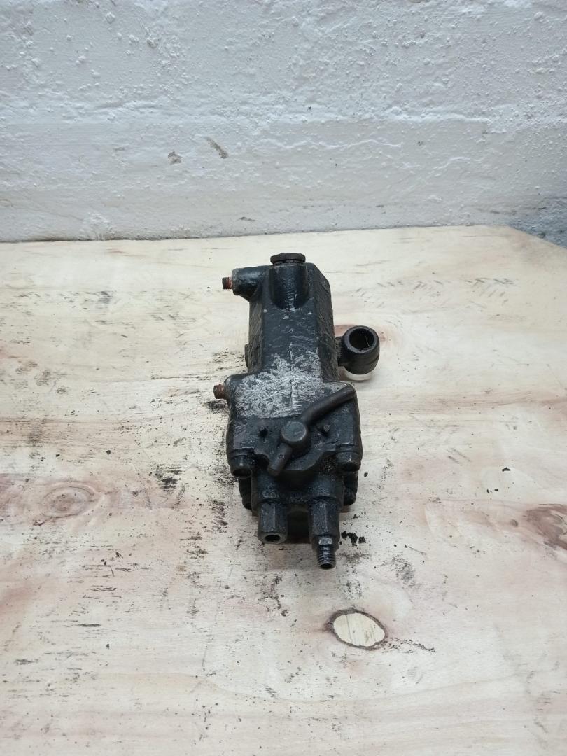 насос подъёма кабины MAN F90 1 поколение (1986 - 1997), 81.41723.6026, 81.41723.6059, 81.41723.6103, 81.41723.6114, 81.41723.9059, 81.41723.9114, 81.41723.6026 - фото №1