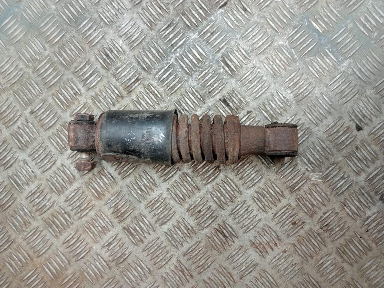 амортизатор кабины MAN F2000 1 поколение (1994 - 1998), 81437016629, 81.43701-6736, 81.41722-6040, 81437016629 - фото №1