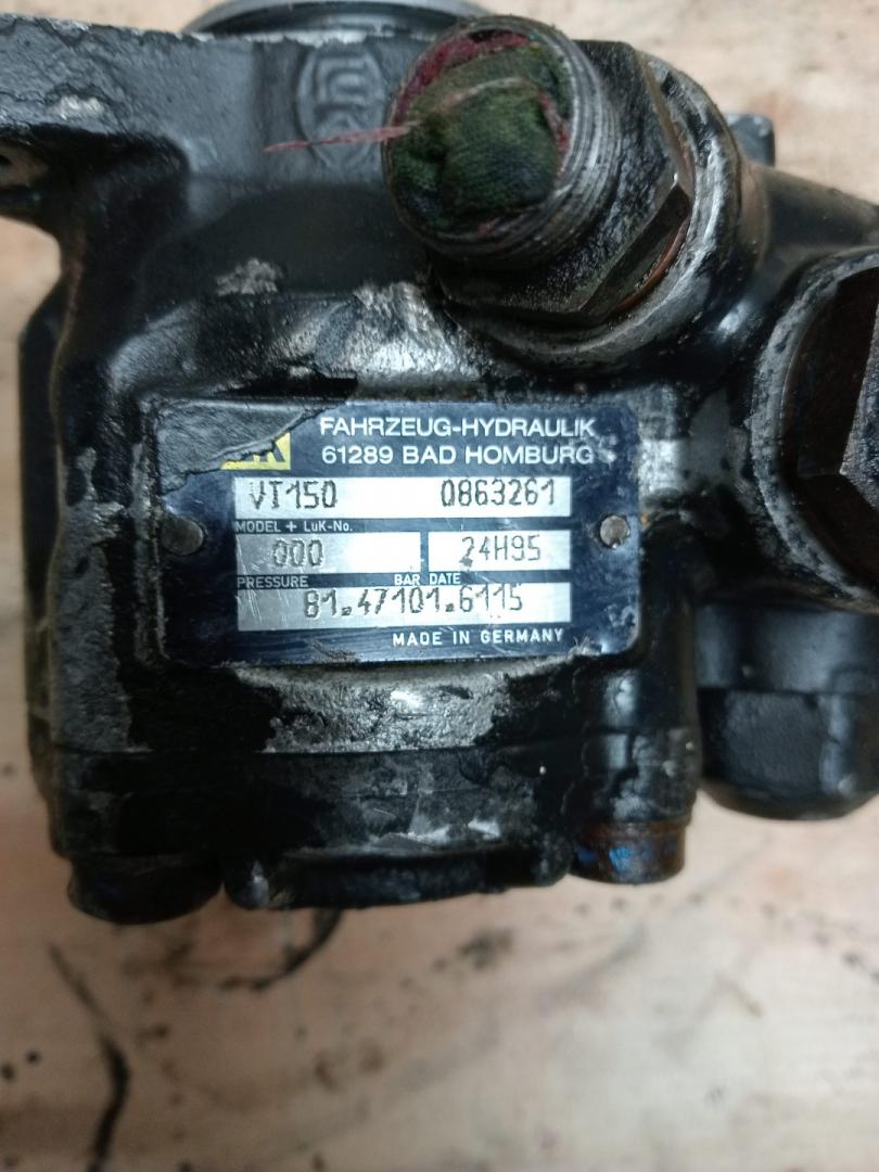 насос гидроусилителя руля MAN L2000 1 поколение (1994 - 2001), 81471016115, 81.47101-6084, 81.99178-3323, 81.47101-6166, 81.47101-9166, 81.47101-9115, 81.47101-9084, 81.47101-9133, 81471016115 - фото №1