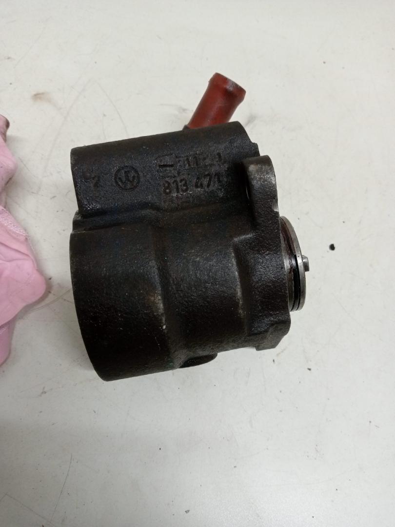 насос гидроусилителя руля MAN F90 1 поколение (1986 - 1997), 81471016102, 81471016031, 81471016039, 81471016040, 81471016044, 81471016051, 81471016052, 81471016053, 81471016058, 81471016059, 81471016108, 81471016123, 81471016169, 81471016189, 81.47101.9031, 81.47101.9051, 81.47101.9189, 83.47101.6000, 83.47101.6001, 81471016189 - фото №1