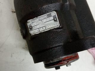 насос гидроусилителя руля MAN F90 1 поколение (1986 - 1997), 81471016102, 81471016031, 81471016039, 81471016040, 81471016044, 81471016051, 81471016052, 81471016053, 81471016058, 81471016059, 81471016108, 81471016123, 81471016169, 81471016189, 81.47101.9031, 81.47101.9051, 81.47101.9189, 83.47101.6000, 83.47101.6001, 81471016102