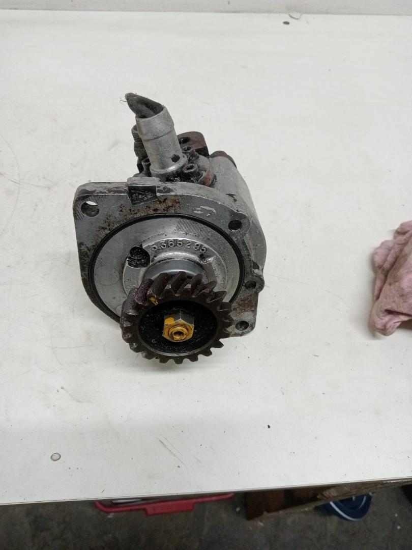 насос гидроусилителя руля Renault Magnum 1 поколение (1990 - 1997), 5365295, 5365295 - фото №1