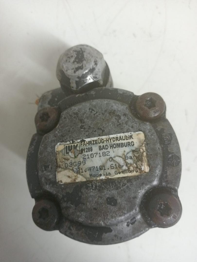 насос гидроусилителя руля MAN TGA 1 поколение (2000 - 2008), 7685955101, 99444525, 81471016082, 81471016086, 81471016090, 81471016103, 81471016116, 81471016136, 81471016140, 81471016161, 81471016168, 81471016170, 81.47101.6171, 81471016180, 81471019082, 81471019103, 81471019121, 81471019136, 81471019161, 81991783154, ZG.40611-0008, 81471016121, 7685955101 - фото №1