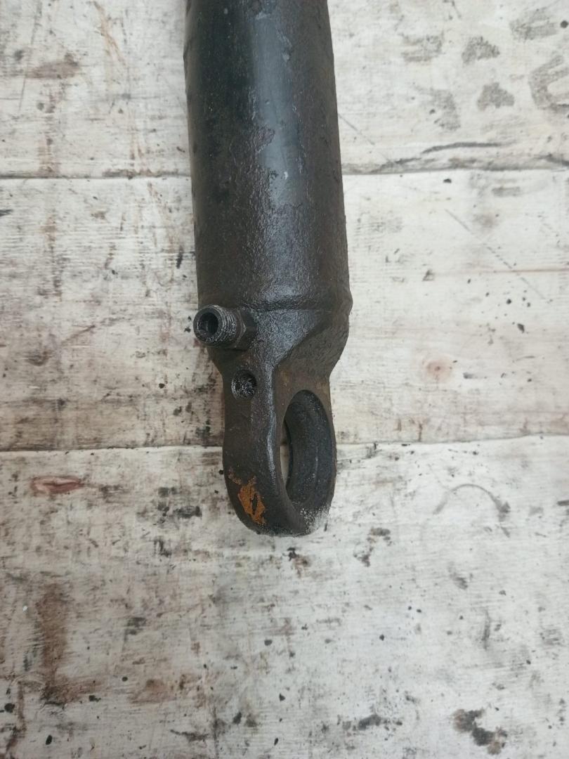 цилиндр подъёма кабины Volvo FH 1 поколение (1993 - 1998) - фото №1