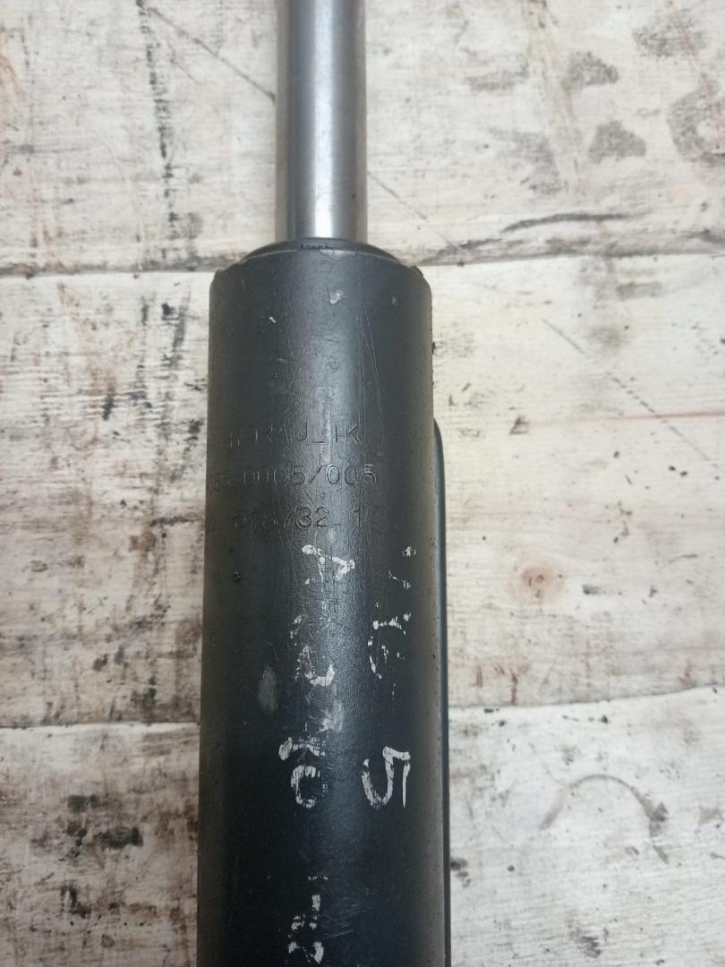 цилиндр подъёма кабины Mercedes-Benz Atego 1 поколение (1998 - 2013) - фото №1