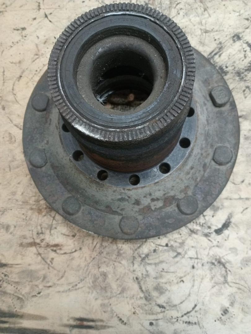 ступица передняя IVECO EuroTech 1 поколение (1991 - 1999) - фото №1