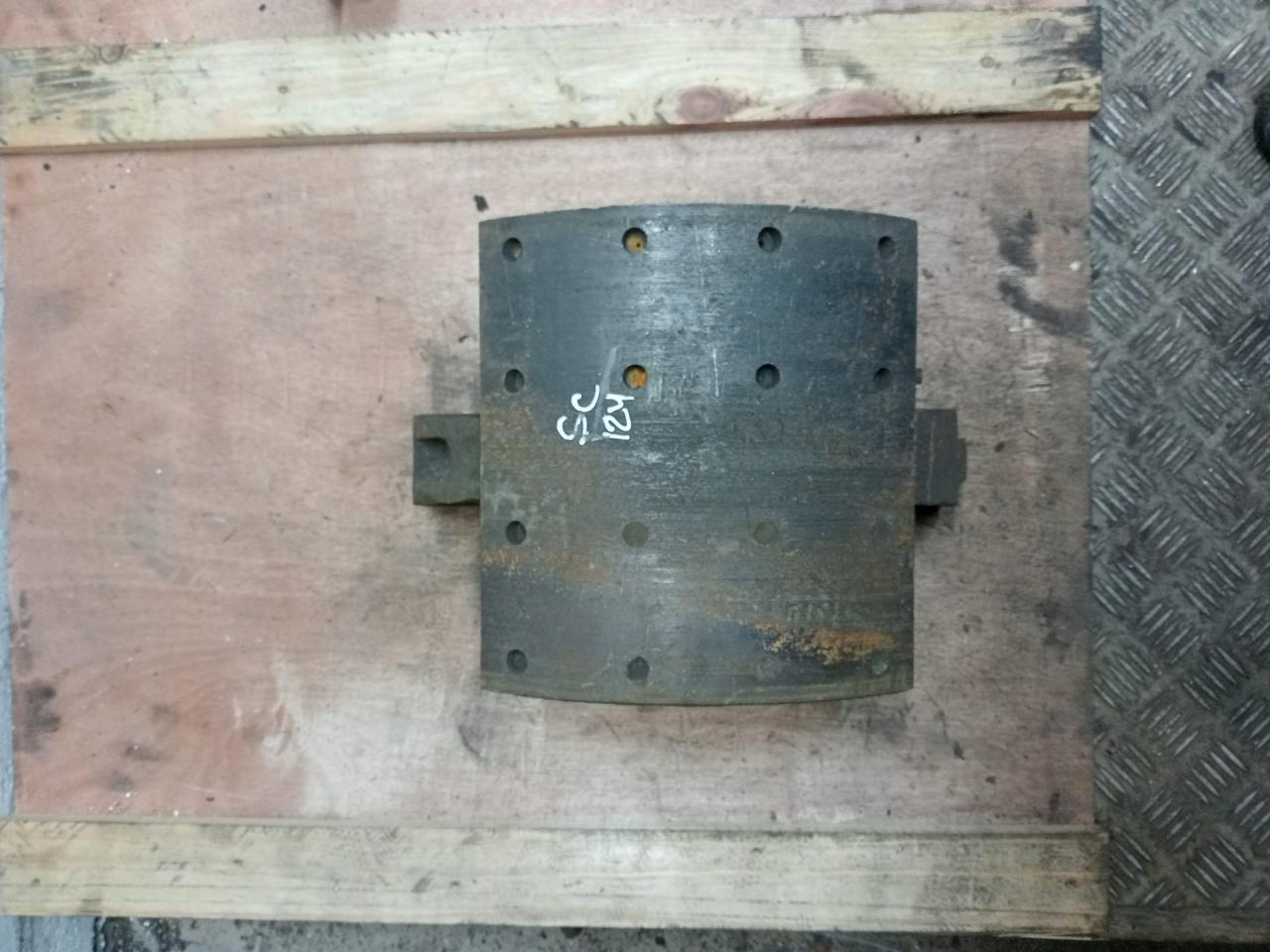 тормозные колодки Scania 4-Series, 1104545, 1104549, 1104553, 1107977, 1116694, 1123137, 1301487, 1301913, 245875, 246096, 276421, 322818, 355768, 374355, 374358, 390544, 1104545 - фото №1