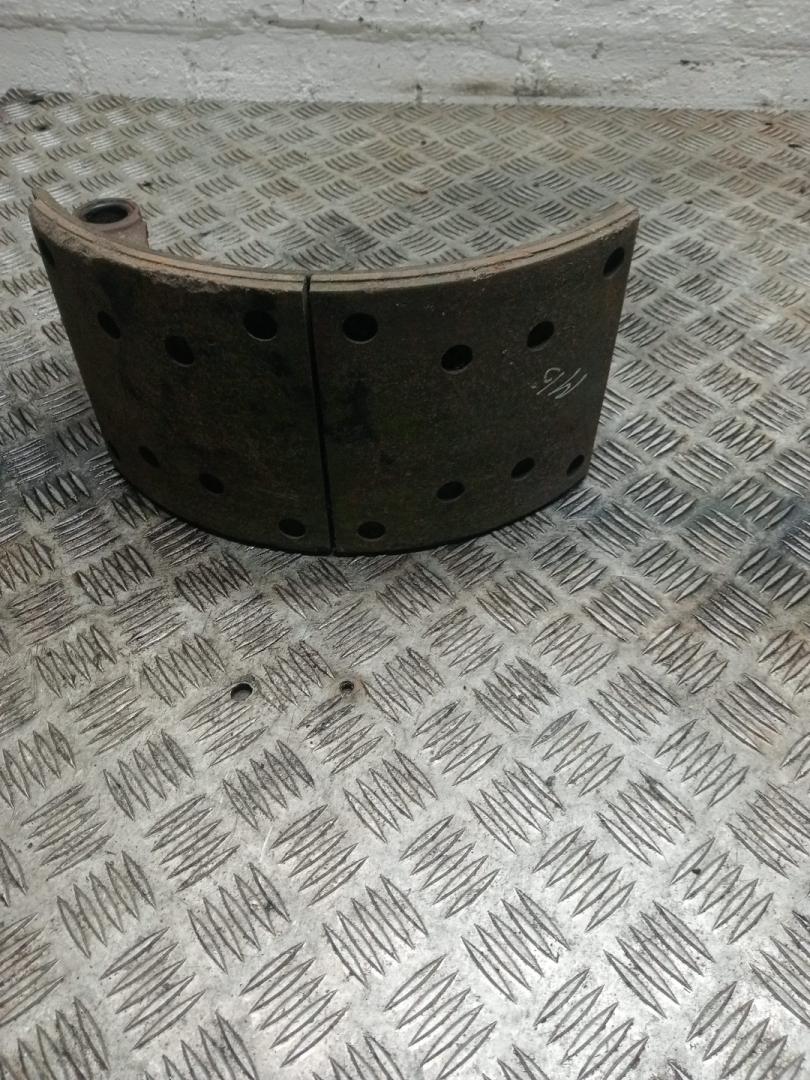 тормозные колодки Mercedes-Benz - фото №1