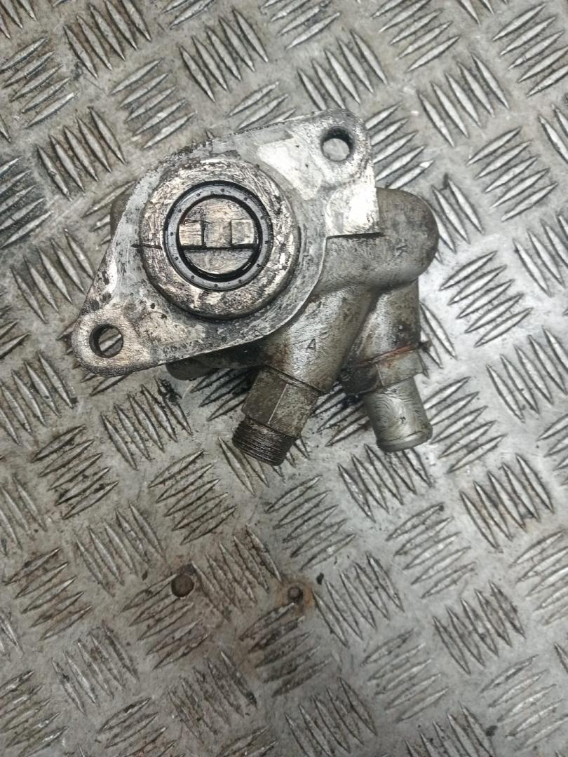 насос гидроусилителя руля IVECO EuroStar 1 поколение (1993 - 2002), 99444525, 81471016082, 81471016086, 81471016090, 81471016103, 81471016116, 81471016136, 81471016140, 81471016161, 81471016168, 81471016170, 81471016180, 81471019082, 81471019103, 81471019121, 81471019136, 81471019161, 81991783154, 81471016121, 7685955125, 7685955125, 99444525 - фото №1