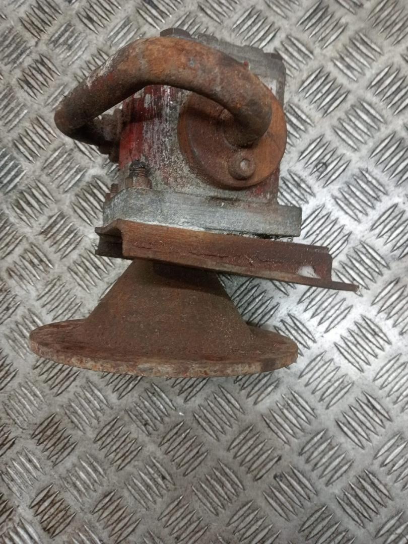 насос гидроусилителя руля MAN F90 1 поколение (1986 - 1997), 551100506137, 551100506137 - фото №1