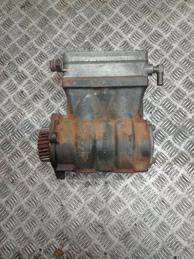 нагнетатель воздуха (компрессор) Volvo FH 1 поколение (1993 - 1998), 20701801, 4127040080, 7420569224, 7420701801, 7421425784, 1932582, 20382347, 20547525, 20569224, 85000117, 85000329, 85000336, 85000396, 85006396, 85122952, 20701801, 4127040080 - фото №1