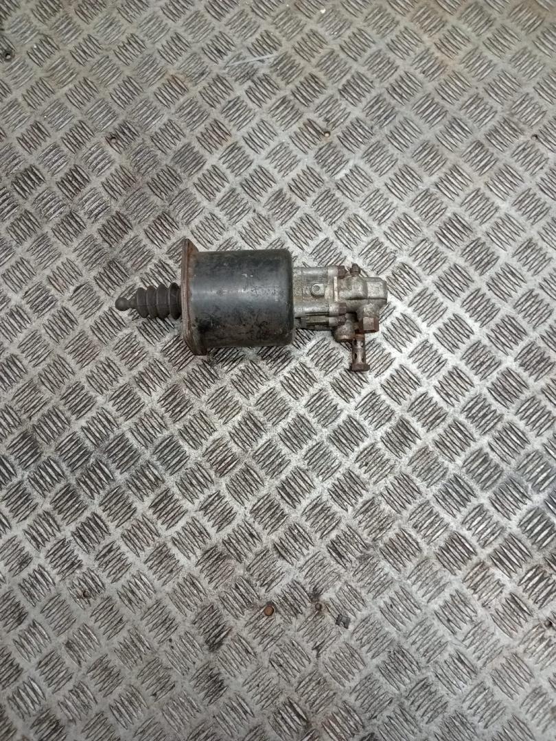 пневмогидроусилитель сцепления Mercedes-Benz - фото №1