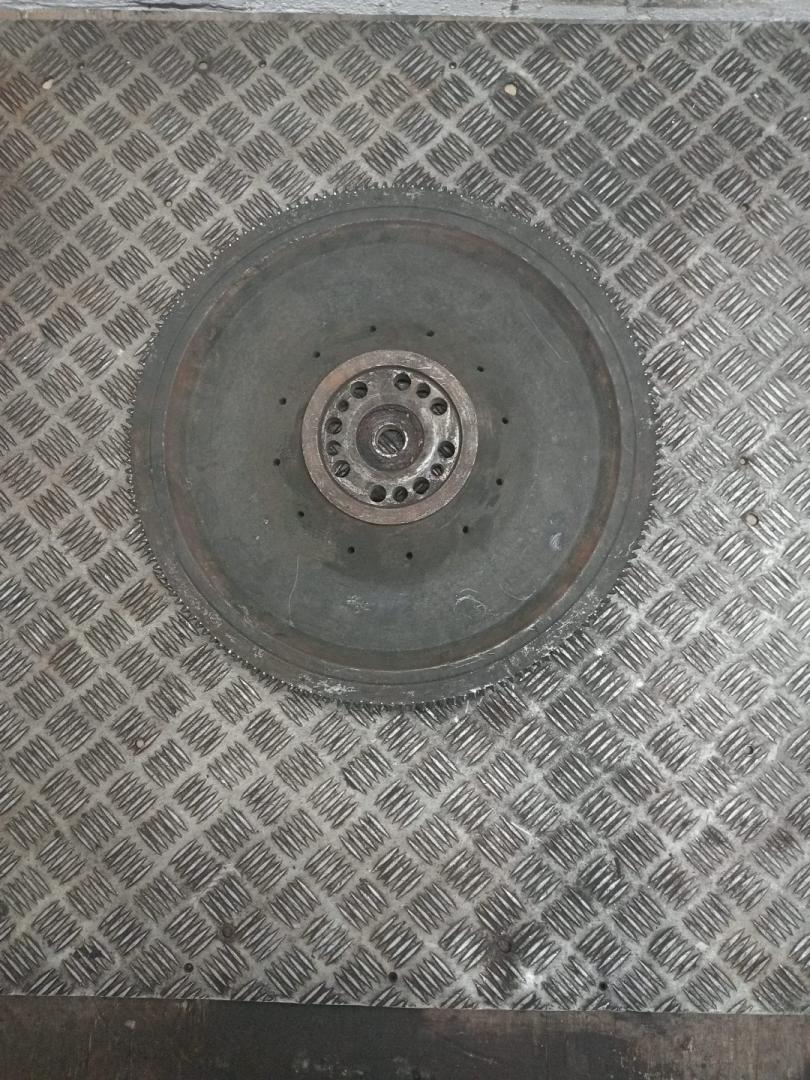 маховик IVECO EuroTech 1 поколение (1991 - 1999) - фото №1