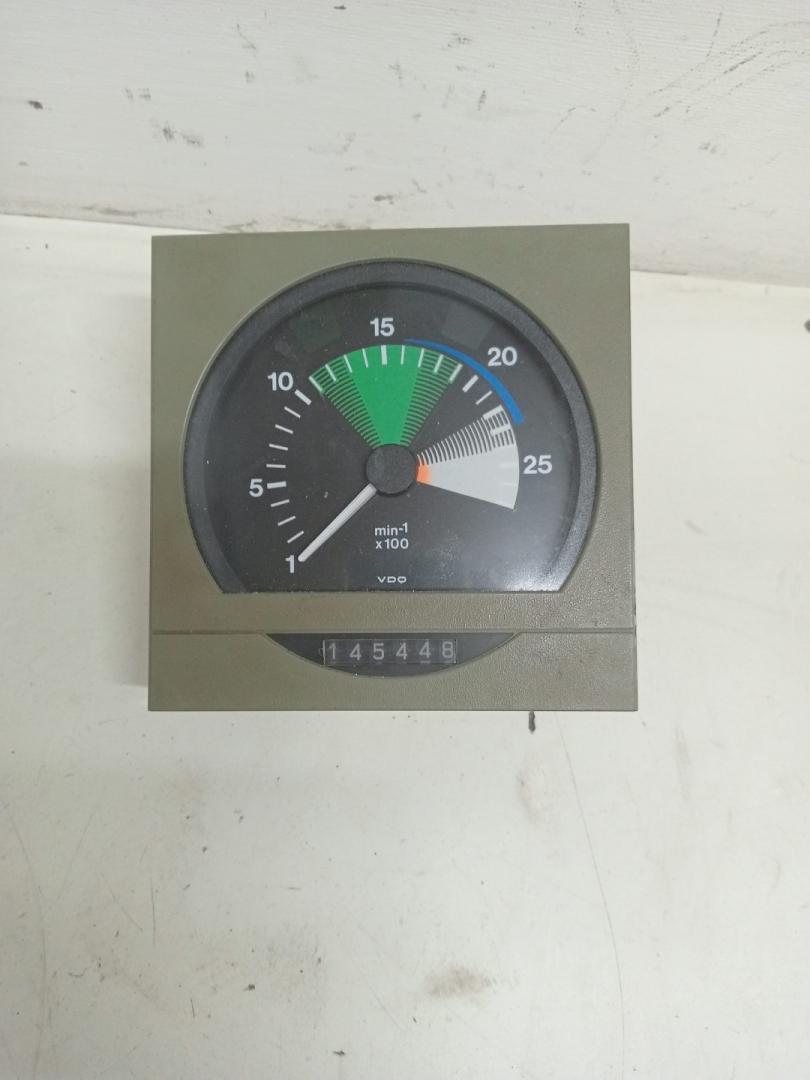 Тахометр MAN F90 1 поколение (1986 - 1997), 81271026075, 81271026075 - фото №1