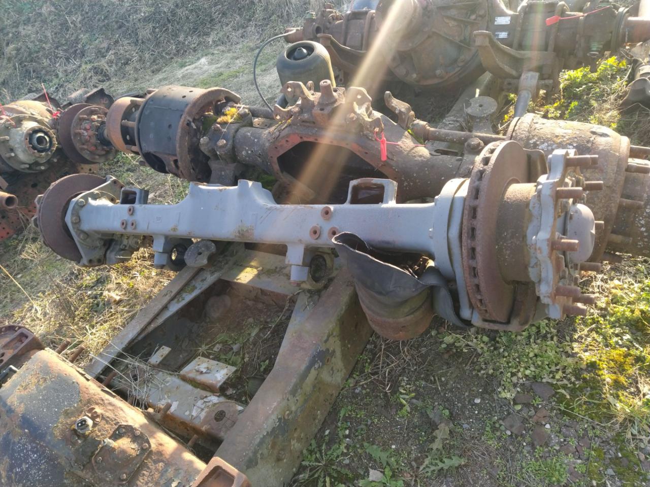 мост дополнительный (ленивец) Mercedes-Benz Actros 1 поколение (MP1) (1996 - 2003) - фото №1