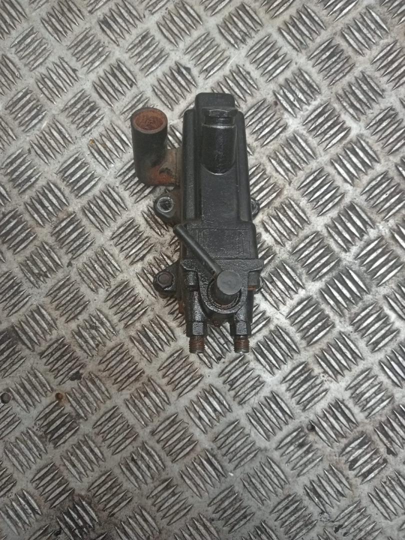 насос подъёма кабины Mercedes-Benz - фото №1