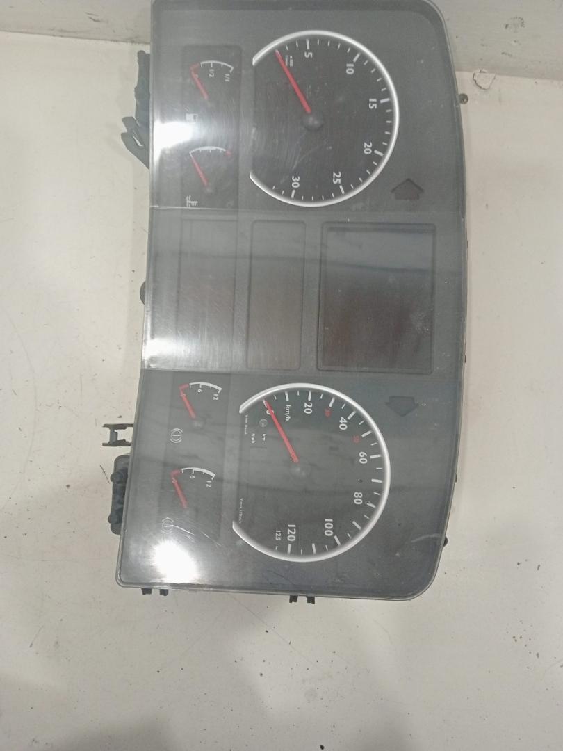 щиток приборов (приборная панель) MAN TGA 1 поколение (2000 - 2008), 81272026137, 81272026137 - фото №1