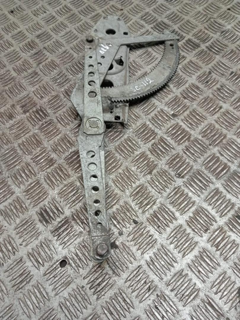 стеклоподъемник передний левый Scania 2-Series 1 поколение (1980 - 1988) - фото №1