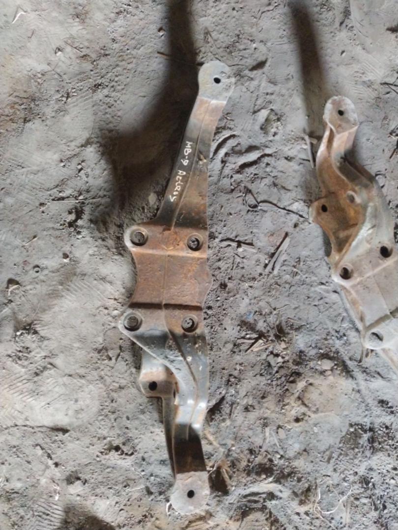 кронштейн пневмоподушки Mercedes-Benz Actros 1 поколение (MP1) (1996 - 2003), 9413280741 - фото №1