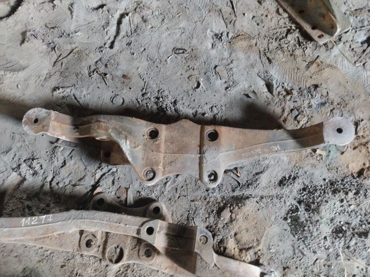 кронштейн пневмоподушки Mercedes-Benz Actros 1 поколение (MP1) (1996 - 2003), 9413280641 - фото №1