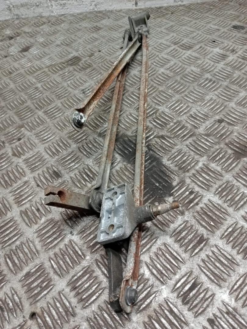 тяга трапеции стеклоочистителя Scania 2-Series 1 поколение (1980 - 1988) - фото №1