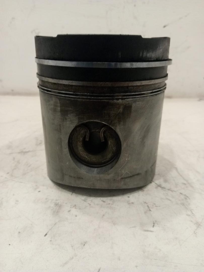 поршень MAN - фото №1