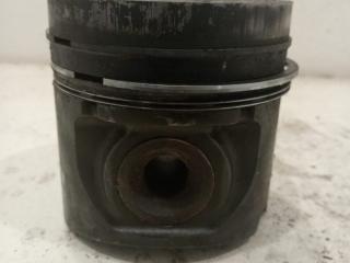 поршень Mercedes-Benz