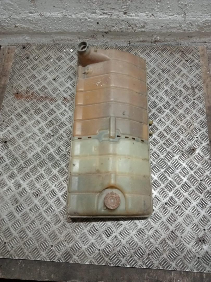 бачок расширительный MAN M2000 L 1 поколение (1996 - 2001), 81061026203, 81061026220, 81061026100, 81061026089, 81061026089 - фото №1