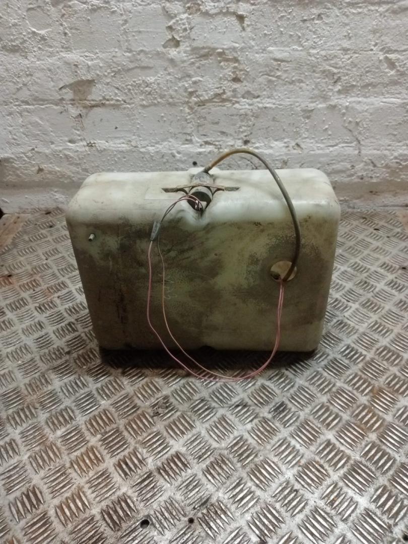 бачок омывателя МАЗ 5440 1 поколение (1997 - 2025), SEAT-23, SEAT-23 - фото №1