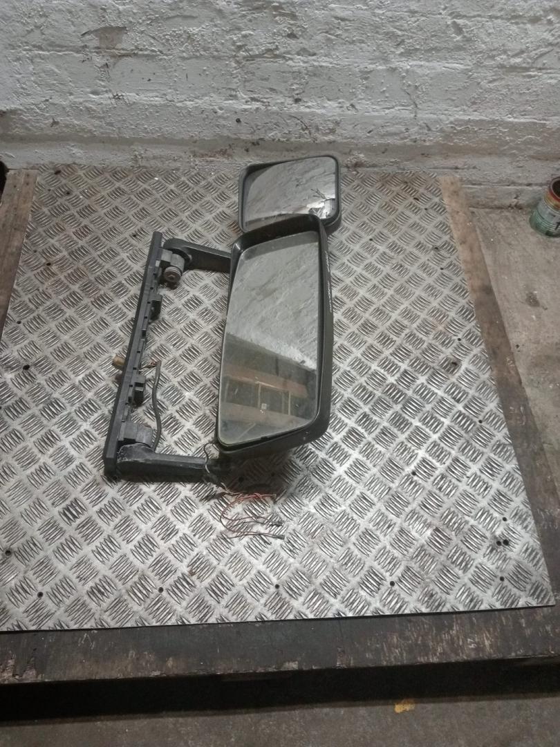 зеркало наружное правое Renault Magnum 1 поколение (1990 - 1997) - фото №1