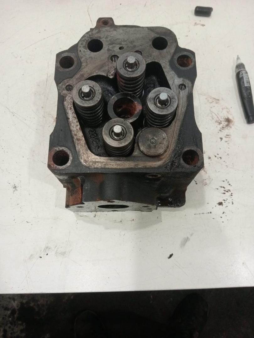 головка блока цилиндров Mercedes-Benz Actros 1 поколение (MP1) (1996 - 2003) - фото №1