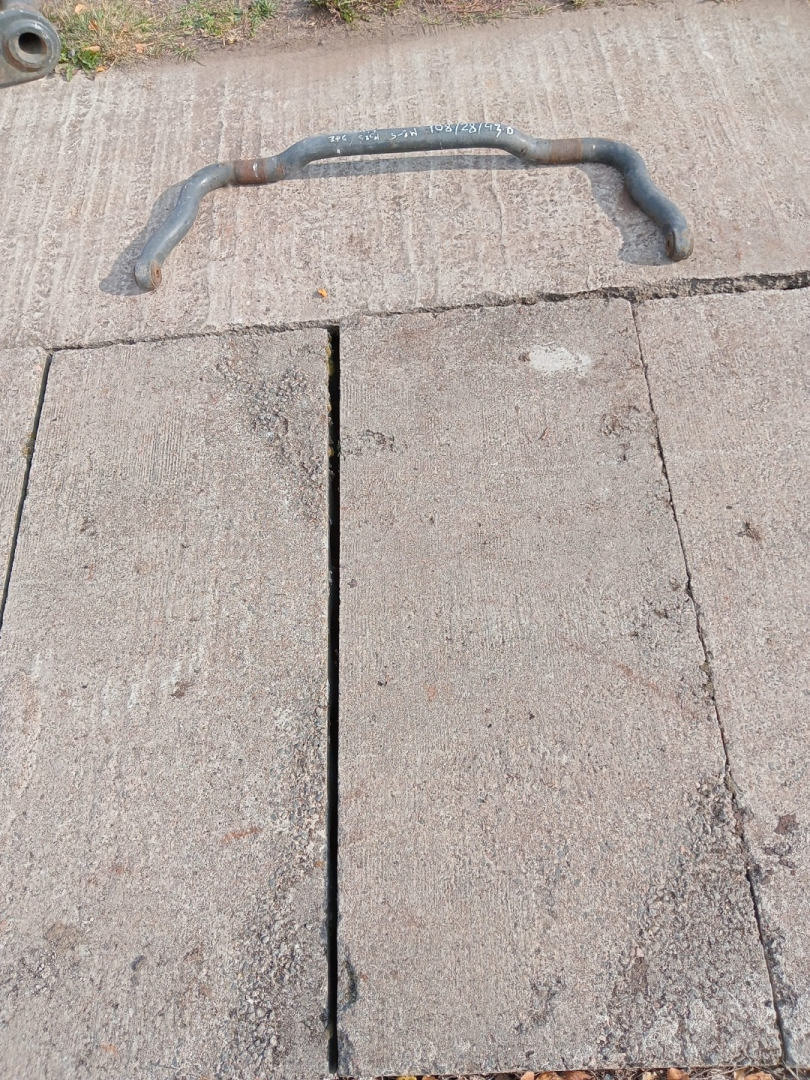 стабилизатор подвески (поперечной устойчивости) Mercedes-Benz, дизель, вариатор, пикап - фото №1