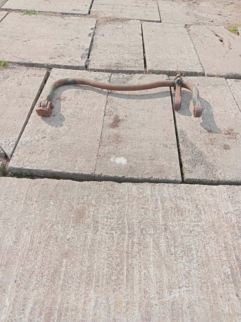 стабилизатор подвески (поперечной устойчивости) Mercedes-Benz, дизель, вариатор, пикап - фото №1