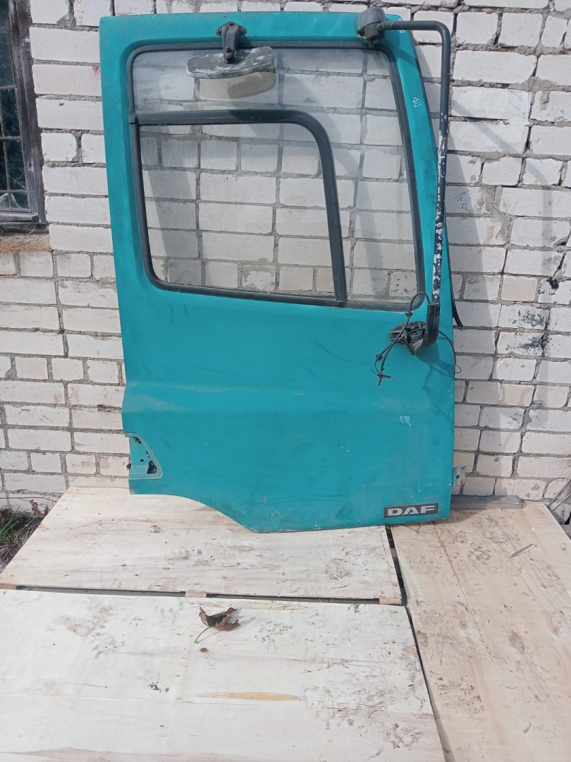 дверь передняя правая DAF 85 1 поколение (1992 - 1998) - фото №1