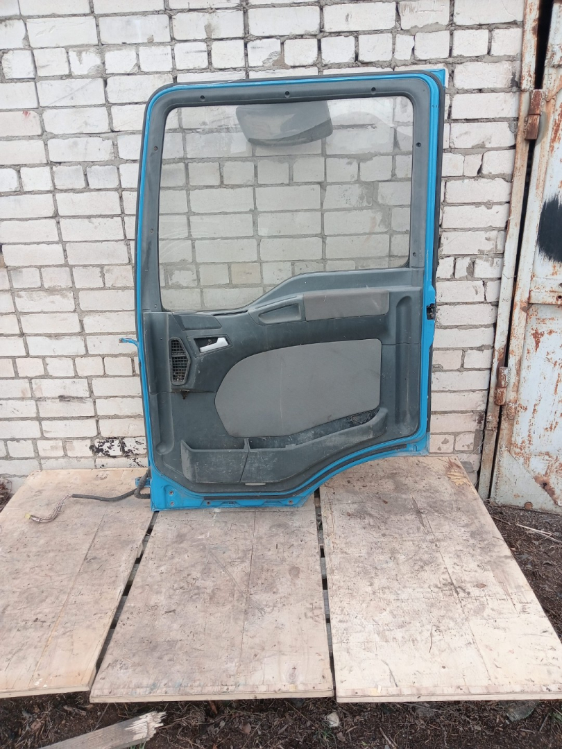 дверь передняя правая MAN TGA 1 поколение (2000 - 2008) - фото №1