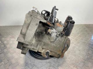 КПП механическая (МКПП) Volkswagen Polo 4 поколение [рестайлинг] 2007, 1.4 л., i, бензин, МКПП, передний привод, JHQ