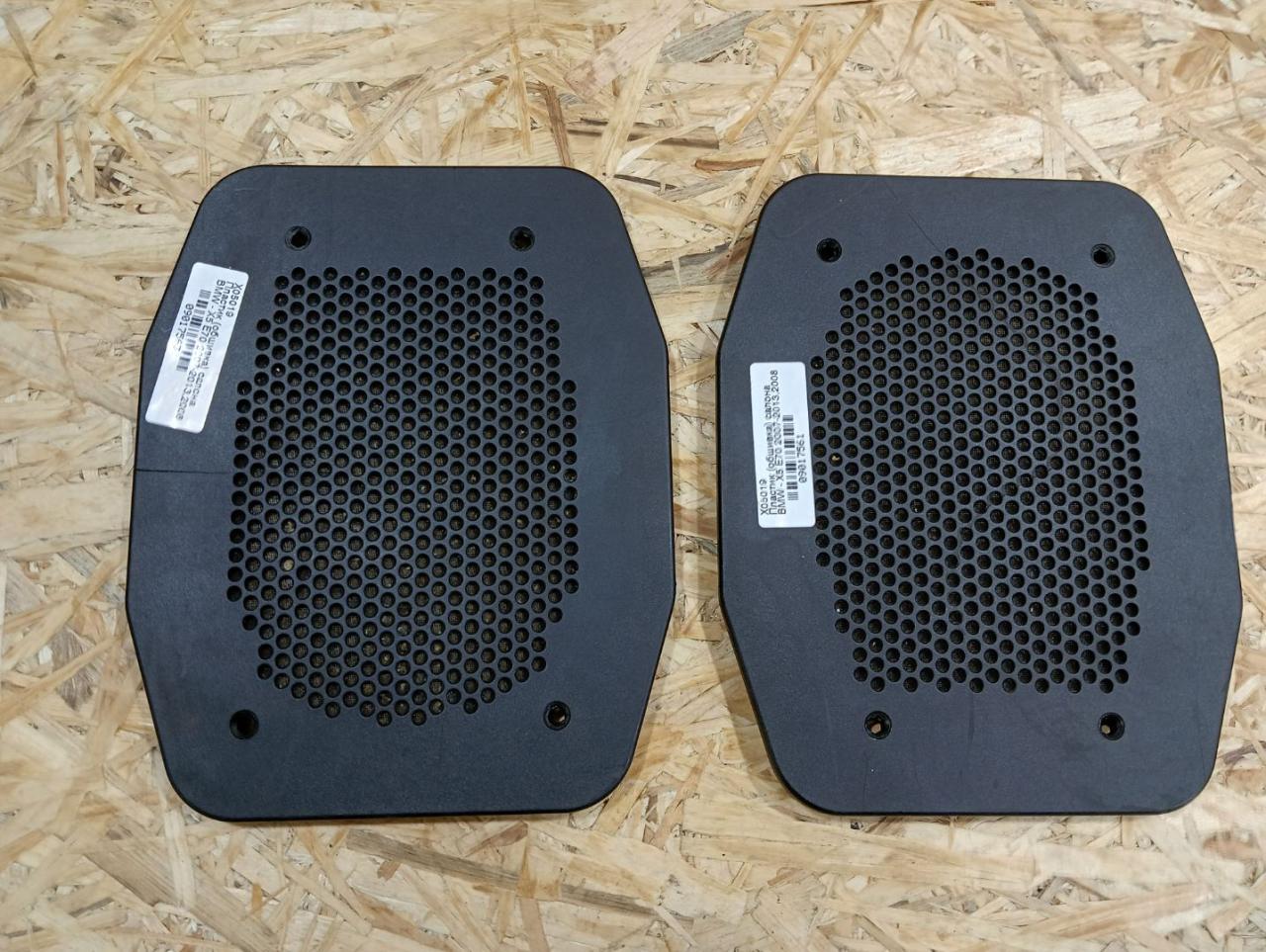 Накладка (сетка) динамика BMW X5 E70 2008, 3.0 л., дизель, АКПП, серый, внедорожник 5 дв., полный привод, правый руль, 6971882, 65136971882 - фото №1