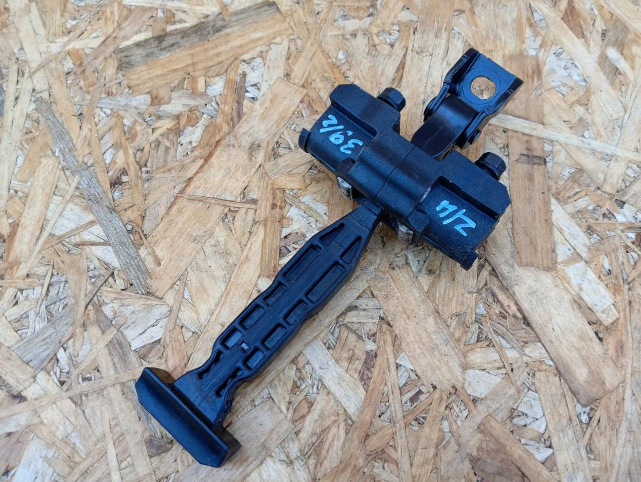 ограничитель открывания двери BMW X2 F39 2018, 2.0 л., дизель, МКПП, внедорожник 5 дв., полный привод, правый руль, 7461559, 51227461559 - фото №1