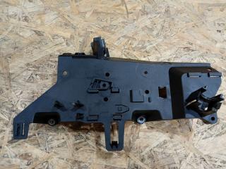 кронштейн (крепление) BMW 3 серия F30/F31/F34 F30 2014, 2.0 л., дизель, АКПП, черный, седан, полный привод, правый руль, 7811112, 13627811112