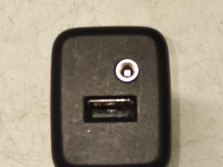 разъем AUX / USB Chevrolet Equinox 3 поколение 2018, 1.5 л., бензин, АКПП, белый, внедорожник 5 дв., 13591084
