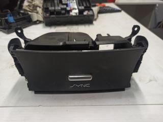 бардачок между сиденьями Ford Edge 2 поколение CD539 2015, 2.0 л., бензин, АКПП, серебристый, внедорожник 5 дв.