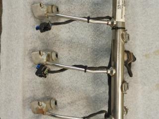 топливная рампа Chevrolet Equinox 3 поколение 2018, 1.5 л., бензин, АКПП, красный, внедорожник 5 дв., 12684252