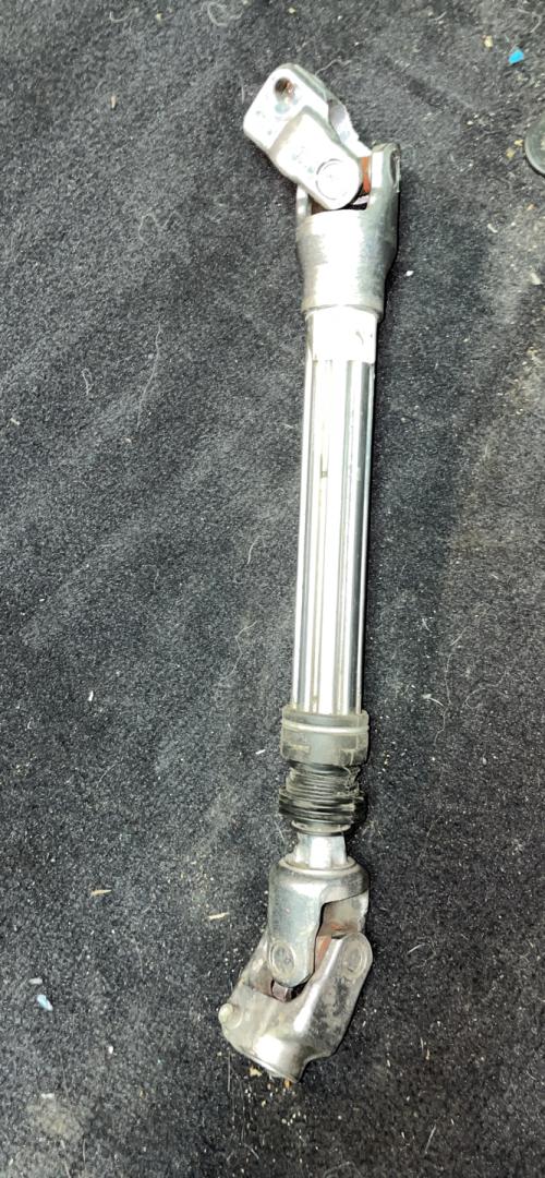 рулевой карданчик Ford Explorer 6 поколение U625 2021, 2.3 л., бензин, АКПП, красный, внедорожник 5 дв., полный привод, L1MC-3C662-AE - фото №1