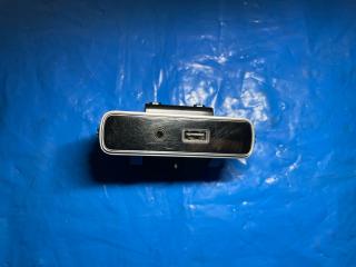 разъем AUX / USB Alfa Romeo Giulia 952 2017, 2.0 л., бензин, АКПП, серебро, седан, 156118209
