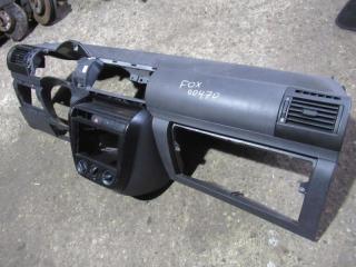 панель передняя салона (торпедо) Volkswagen Fox 2 поколение 2006, 1.2 л., i, бензин, МКПП, хетчбэк 5 дв.