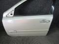 дверь передняя левая Renault Laguna 2 поколение 2005, 2.2 л., DCi, дизель, МКПП, хетчбэк 5 дв. - фото №2