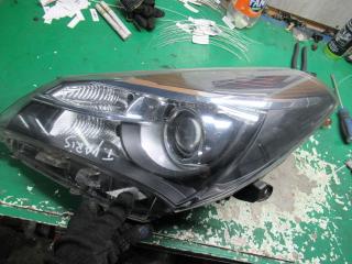 фара левая Toyota Yaris XP150 2015, 811700DA30