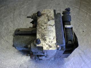 блок ABS Audi A6 4A/C4 1996, 2.0 л., МКПП, седан, 8D0614111F