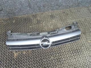 решетка радиатора Opel Astra H 2005, 13108463