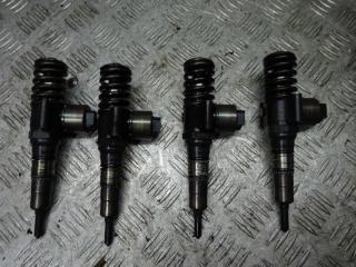 форсунка Volkswagen Passat B6 2007, 2.0 л., 03G130073G